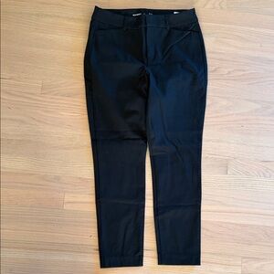 Old Navy High-Rise Pixie Pants in Black
